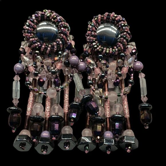 Hand beaded hematite-pink -opalescent artisan fiber wrapped chandelier earrings - Picture 5 of 11